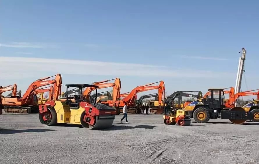 智慧调度，精准管控 大型施工现场工程机械设备管理全攻略